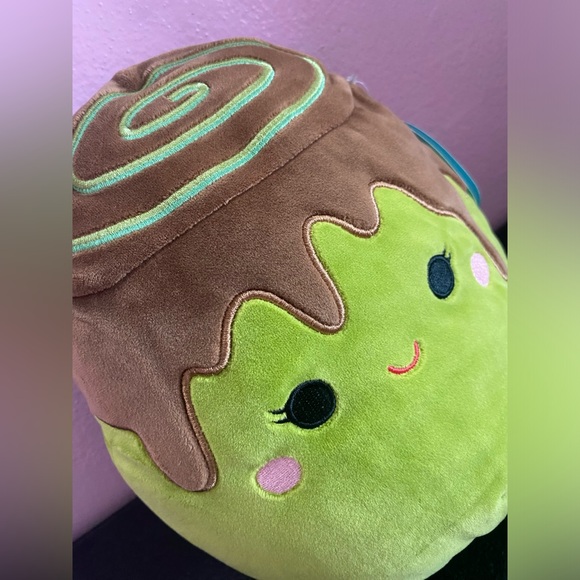 9inch Squishmallows Malta the Matcha Cinnamon roll - Picture 8 of 9